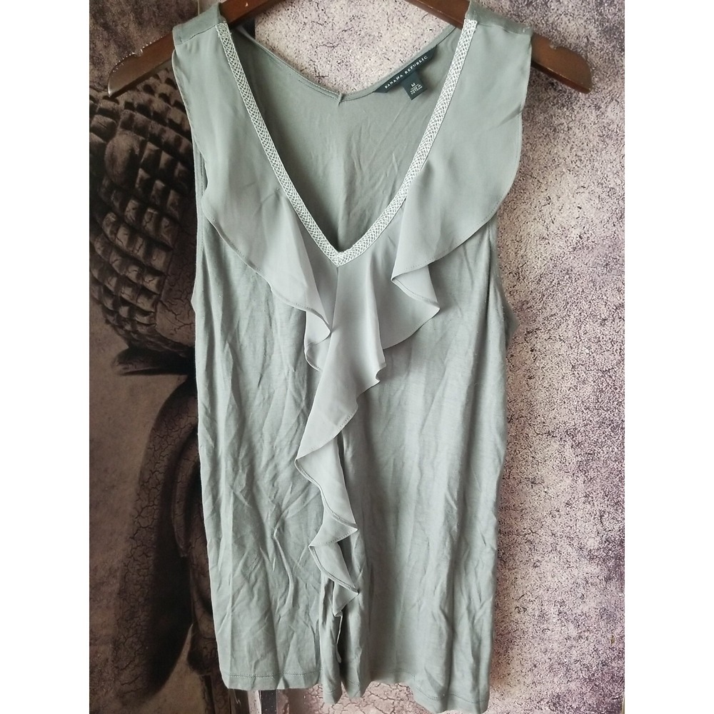 BANANA REPUBLIC Women's Gray Silver Trim V Neck Sleeveless Ruffle Blouse M